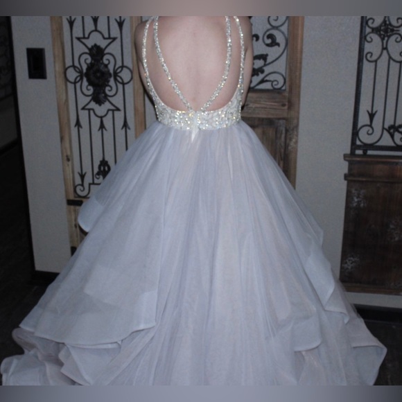 Hayley Paige Dori Wedding Dress - Picture 6 of 14